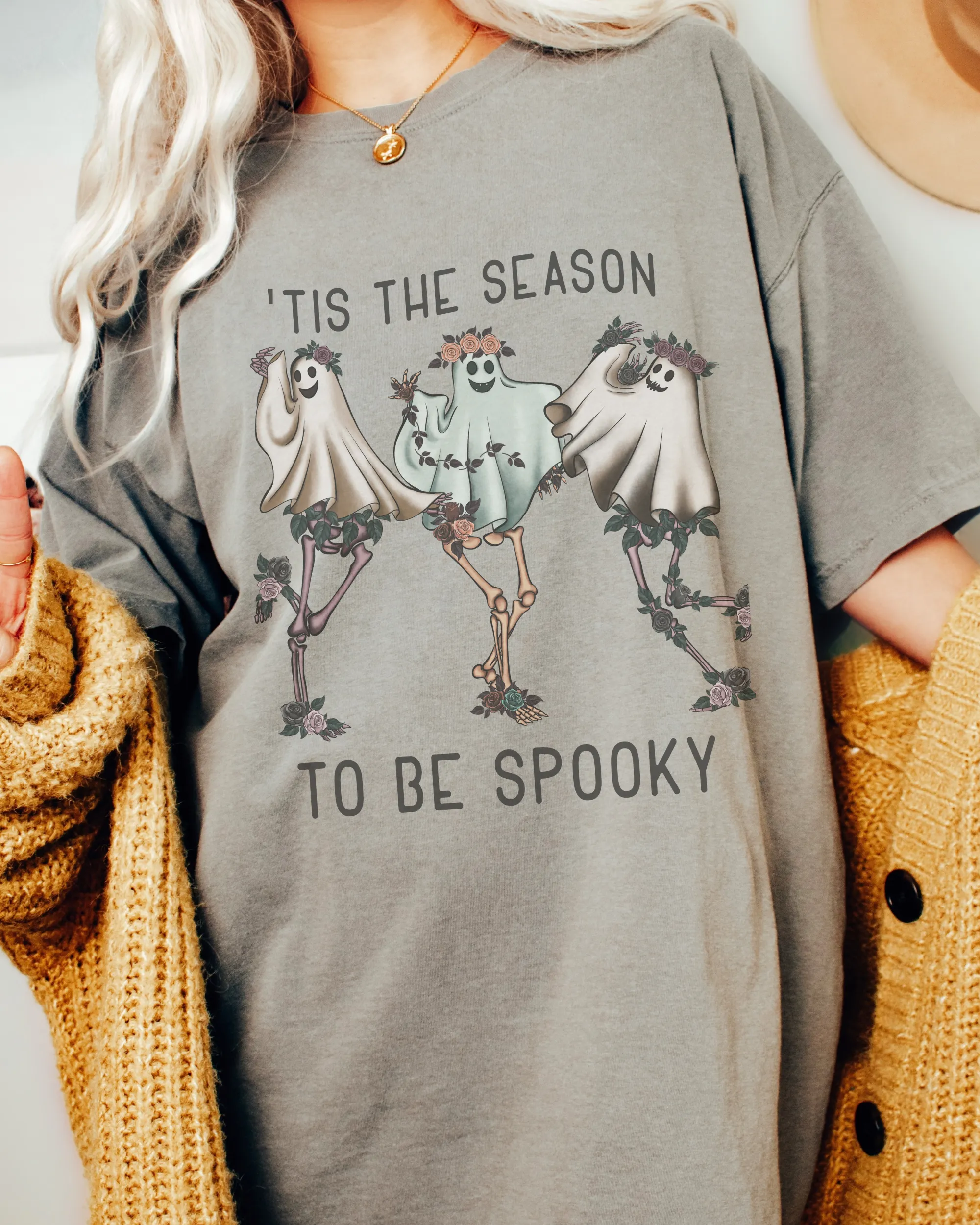 Halloween Comfort Colors® T-Shirt, Tis The Season To Be Spooky Women's Halloween Design Tee, Retro Design T-Shirt