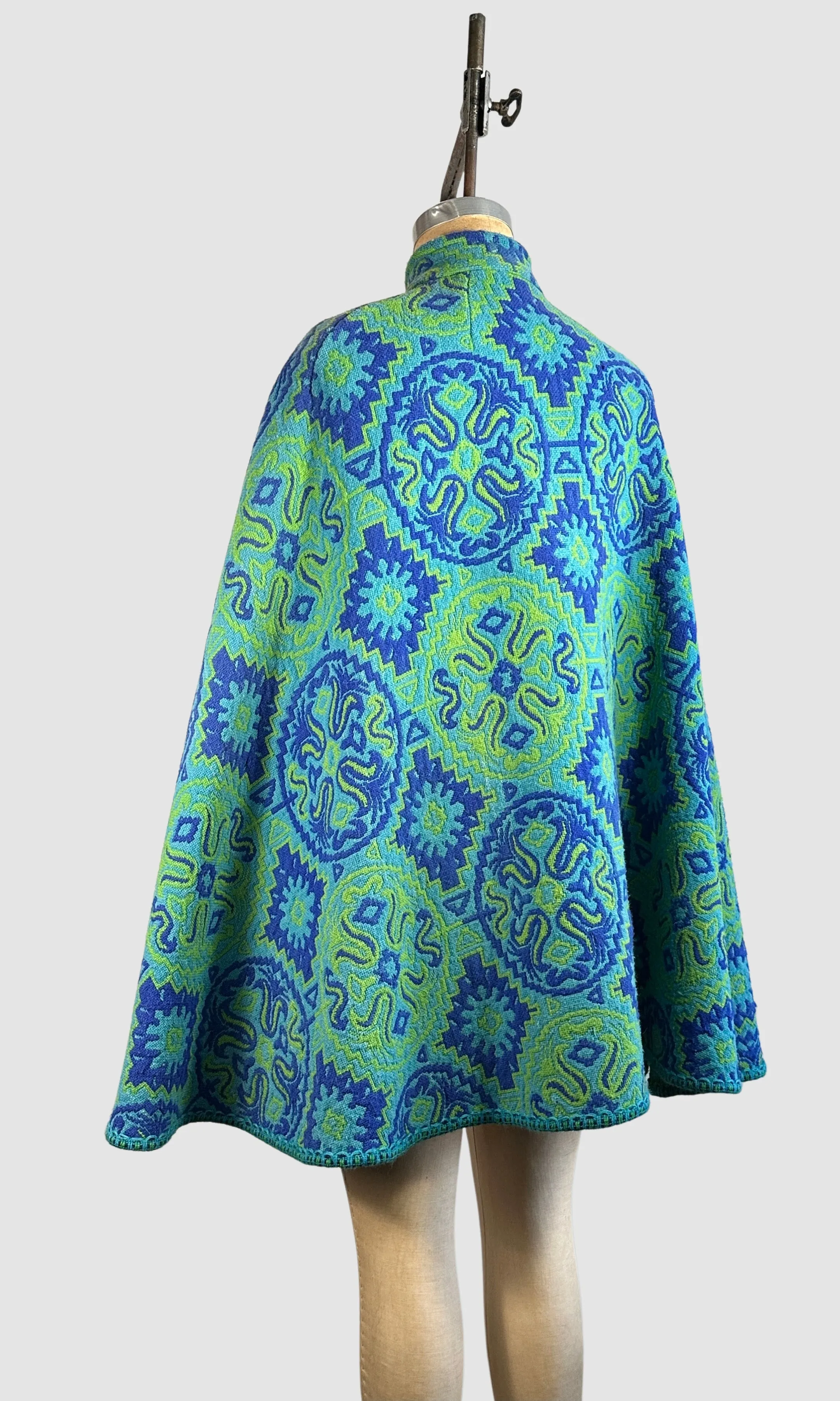 HEAD PONCHO 60s Psychedelic Tapestry • Small Medium