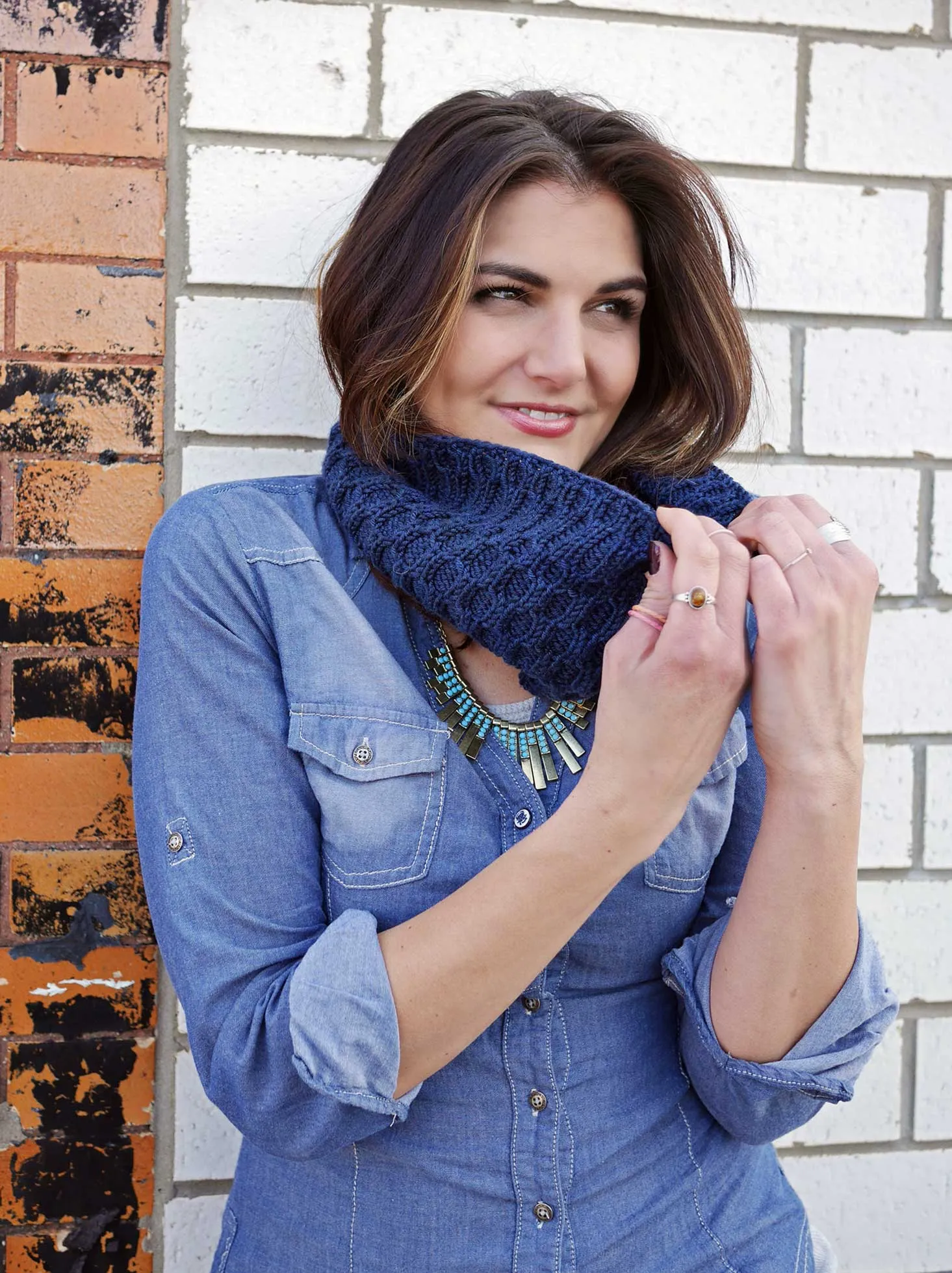 Op Art Cowl <br/><small>knitting pattern</small>